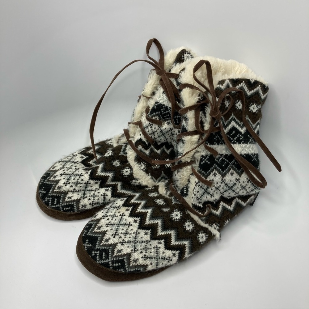 Muk‎ Luk cozy knit slippers size XL (9.5-10.5)
